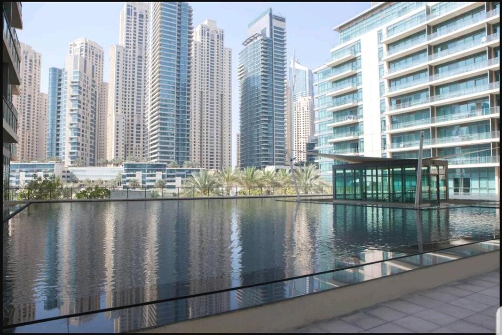 Dubai Marina 1 Bedroom Apt. Walking Distance Jbr. ภายนอก รูปภาพ